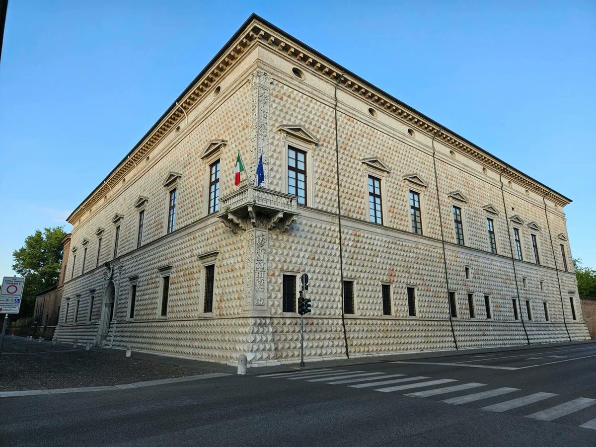 RJonTourUK tweet media