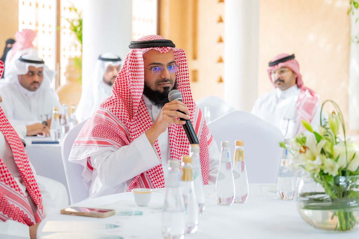 amantalbaha's tweet photo. كرّمت حملة “الجود منا وفينا” #أمانة_منطقة_الباحة نظير دورها الفاعل في دعم الحملة والإسهام في إبراز رسالتها وتعزيز مخرجاتها المجتمعية والإنسانية.  

#أمانة_منطقة_الباحة  
#وزارة_البلديات_والاسكان https://t.co/15Xj4U11Yq