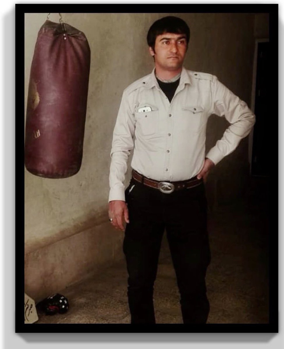 pacorus_x's tweet photo. فرزند ایران و جان‌فدای میهن ، جاویدنام محسن آرمک 🕊️ ۳۵ ساله
شهروند لُر اهل هفشجان (استان چهارمحال و بختیاری)
۱۳ دی ۱۴۰۴ در جریان اعتراضات مردمی هدف گلوله نیروهای سرکوبگر قرار گرفت
به دلیل ترس از بازداشت به بیمارستان مراجعه نکرد و بامداد ۱۴ دی بر اثر خونریزی شدید جان باخت 🤍🥀🖤
او دومین جاویدنام  اعتراضات هفشجان بود
یاد محسن آرمک زنده باد 🖤
روحش شاد، راهش پررهرو…
جاویدنام #محسن_آرمک
#انقلاب_شیروخورشید