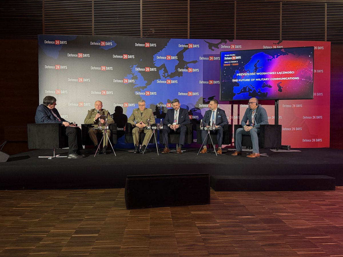 WBGroup_PL's tweet photo. Drugi dzień wydarzenia @Defence24Days rozpoczyna się od panelu „Przyszłość wojskowej łączności”, w którym zasiada Gracjan Jakubowski, wiceprezes #RADMOR – gdyńskiego centrum kompetencyjnego @WBGroup_PL w zakresie zaawansowanej łączności. https://t.co/6unKWxS7Aw