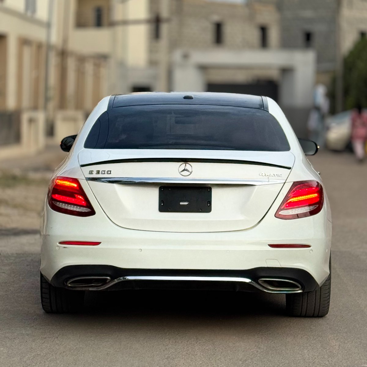 carspleasure_ng's tweet photo. THIS IS WHAT WE CALL ROAD MASTER A VERY CLEAN
MERCEDES BENZ E300 2017
N30,000,000
📞08060000269
📍KANO STATE
@HAHayatu @assiddiqg
#Naijacars #carstips #carspleasure_ng https://t.co/6lqqwZSRrB