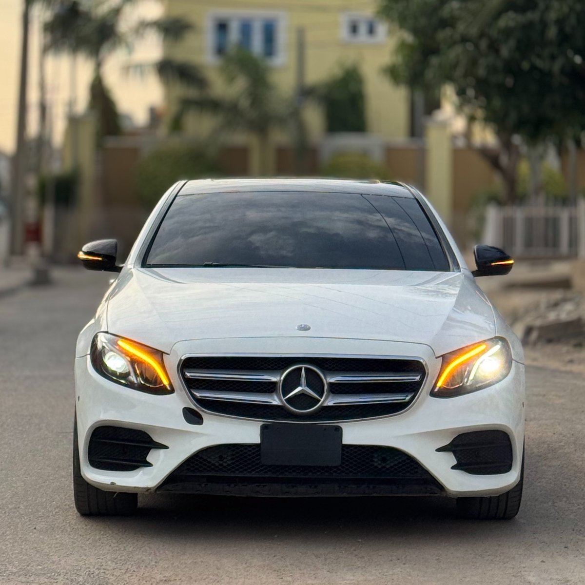 carspleasure_ng's tweet photo. THIS IS WHAT WE CALL ROAD MASTER A VERY CLEAN
MERCEDES BENZ E300 2017
N30,000,000
📞08060000269
📍KANO STATE
@HAHayatu @assiddiqg
#Naijacars #carstips #carspleasure_ng https://t.co/6lqqwZSRrB