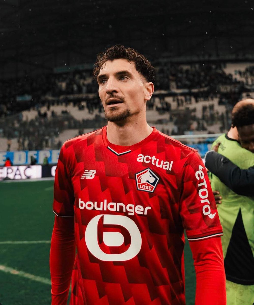 🚨 𝗧𝗛𝗢𝗠𝗔𝗦 𝗠𝗘𝗨𝗡𝗜𝗘𝗥 🇧🇪 𝗦𝗘 𝗦𝗘𝗡𝗧 𝗘́𝗣𝗔𝗡𝗢𝗨𝗜 𝗔̀ 𝗟𝗜𝗟𝗟𝗘 ! ❤️🤍

« Ce qui me permet de me mettre en avant, c’est parce que je suis bien entouré. Le groupe est bon. J’ai découvert des joueurs que je ne connaissais pas avant d'arriver ici, comme par exemple