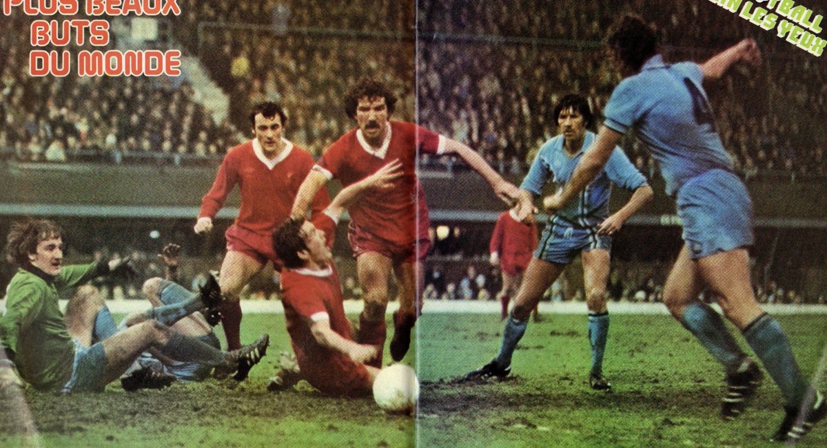 Theleaguemag's tweet photo. Goalmouth action as Liverpool are on the attack against Coventry City.
Anyone who can name all six players… is clearly extremely clever https://t.co/LCAhbQ9LdE