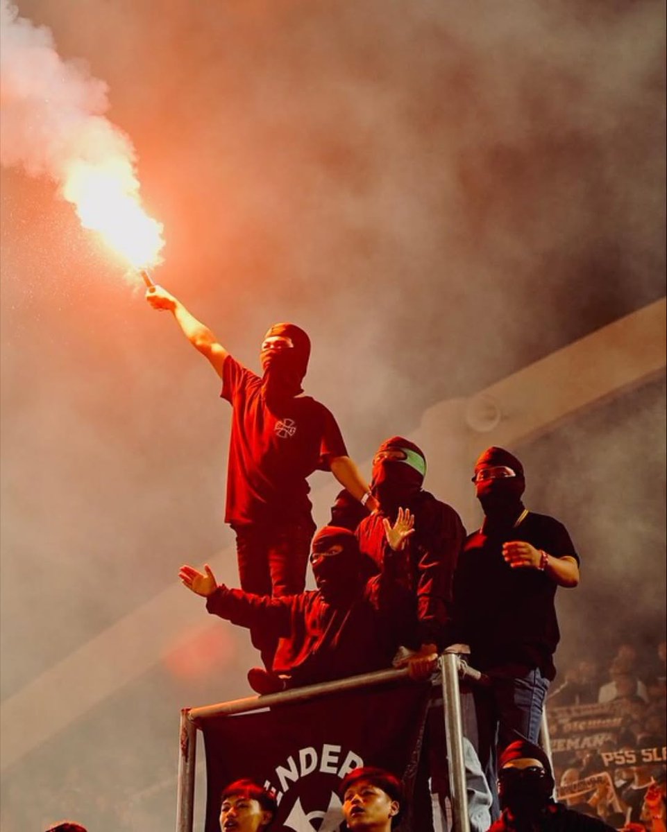 Amazing Atmosphere 🔥💨

📷 : <a href="/BCSxPSS_1976/">Brigata Curva Sud</a> 

#FootnessStore #InfiniteBliss