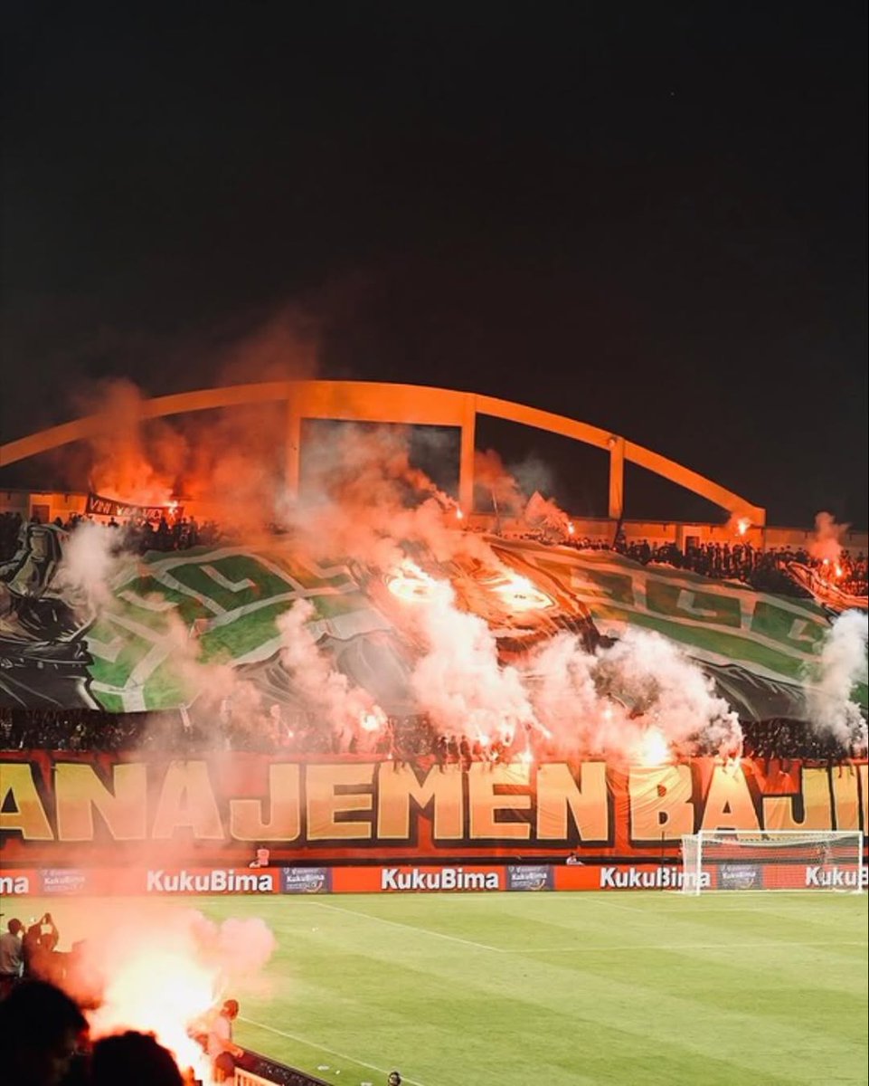 footnessstore's tweet photo. Amazing Atmosphere 🔥💨

📷 : @BCSxPSS_1976 

#FootnessStore #InfiniteBliss https://t.co/9pdVGhUtR3