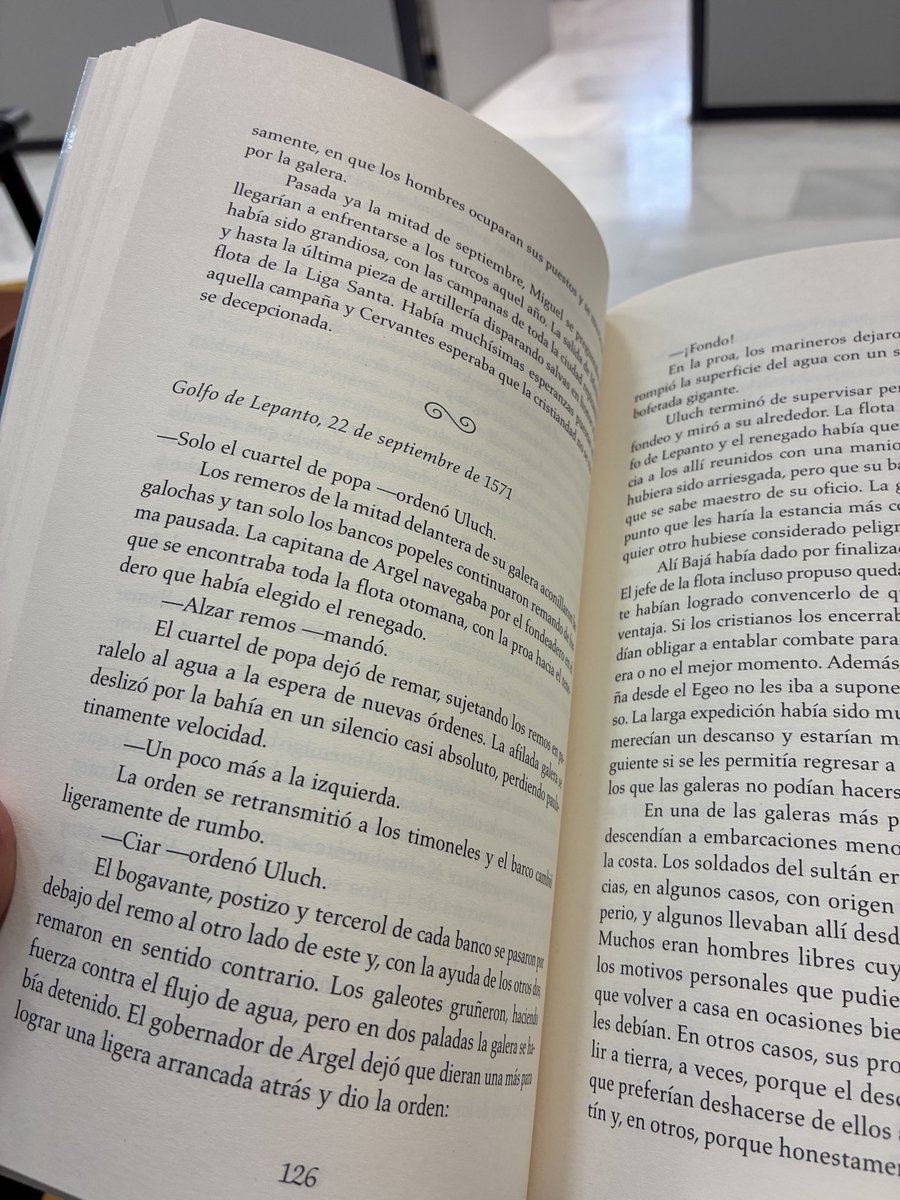 ZeppelinBKS's tweet photo. Poca gente sabe que todos los años, los Reservistas Voluntarios tenemos que pasar un reconocimiento médico tanto físico como psicológico. Así que aquí ando esperando la prueba de drogas mientras leo a @FSupervielleB . Pronto habrá podcast, vieja guardia https://t.co/8B4g89kFbI