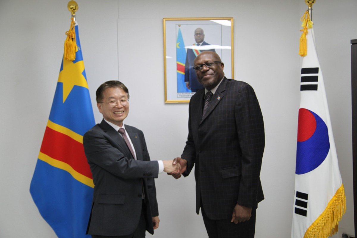 AmbassadorIleka's tweet photo. Excellent and fruitful discussion with #SEO Jung-hwa, Executive Director of the #EDCF Operation Group of #KOREA #EXIM #BANK on current and future cooperation with #DRC 😎😎😎 CIA https://t.co/CXsZ1p7Ihe
