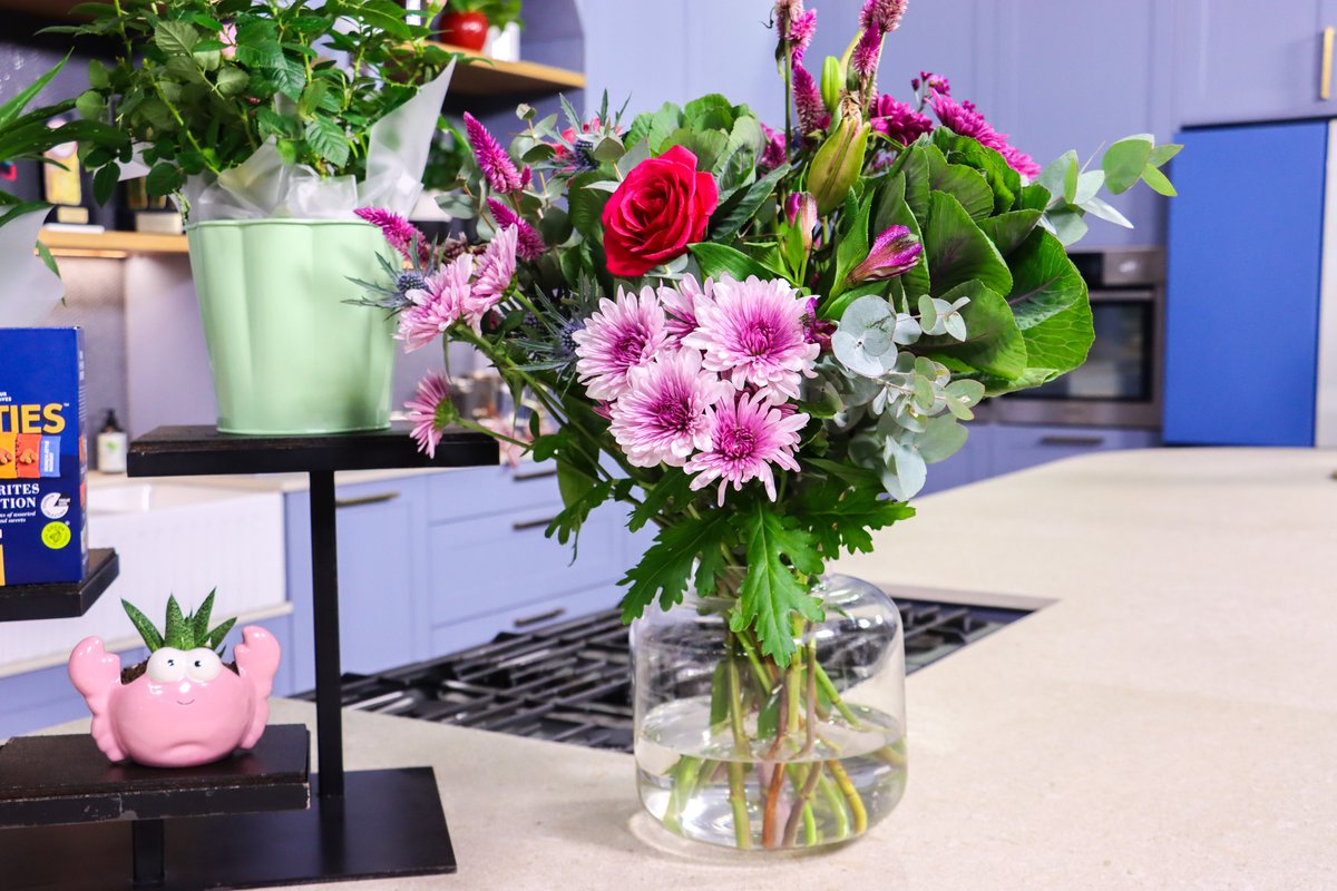 expressoshow's tweet photo. Say “I love you, Mom” with blooms that speak from the heart 💐
@WOOLWORTHS_SA's beautiful range of fresh-cut flowers and houseplants are long-lasting, locally grown (90% SA 🇿🇦) and perfect for every kind of mom. 
Look out for combo deals like the Arum Lily & Besties Box for R270 (save R79.98), valid until 10 May 2026. Shop in store, online, and on the app https://t.co/3j164UA2Qm 
Ts&Cs apply: https://t.co/XdBjWia0iU #WooliesMothersDay #ExpressoShow