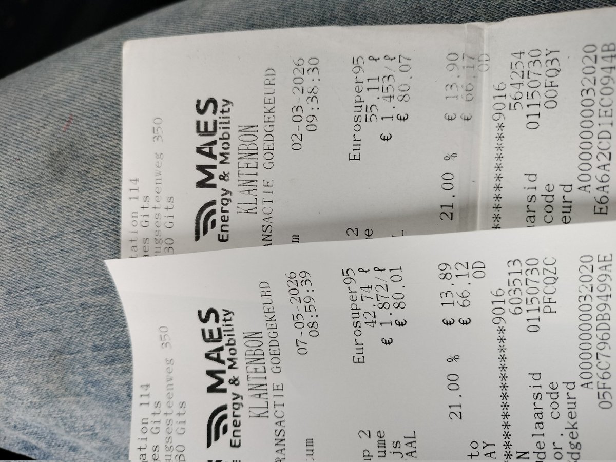 JansenEJG's tweet photo. Goedkoop tanken in België is er ook niet meer bij, al betaal ik volgens mij nu ongeveer de prijs die wij in Nederland twee maanden geleden betaalden. Al krijg ik nu 13 liter minder voor €80 in vergelijking met 2 maanden terug... #euro95 https://t.co/Cajequhply