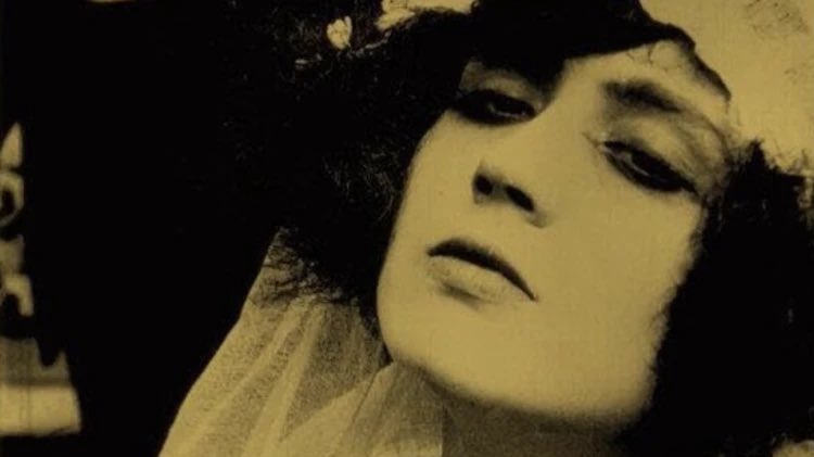 SWSilents's tweet photo. Join us this Saturday for a screening of Neapolitan #Silentfilm A Santanotte (1922) @wshed, #Bristol, 12PM. Directed by Elvira Notari! More info here: https://t.co/lGKSB17JXU https://t.co/XlLf2saaUc