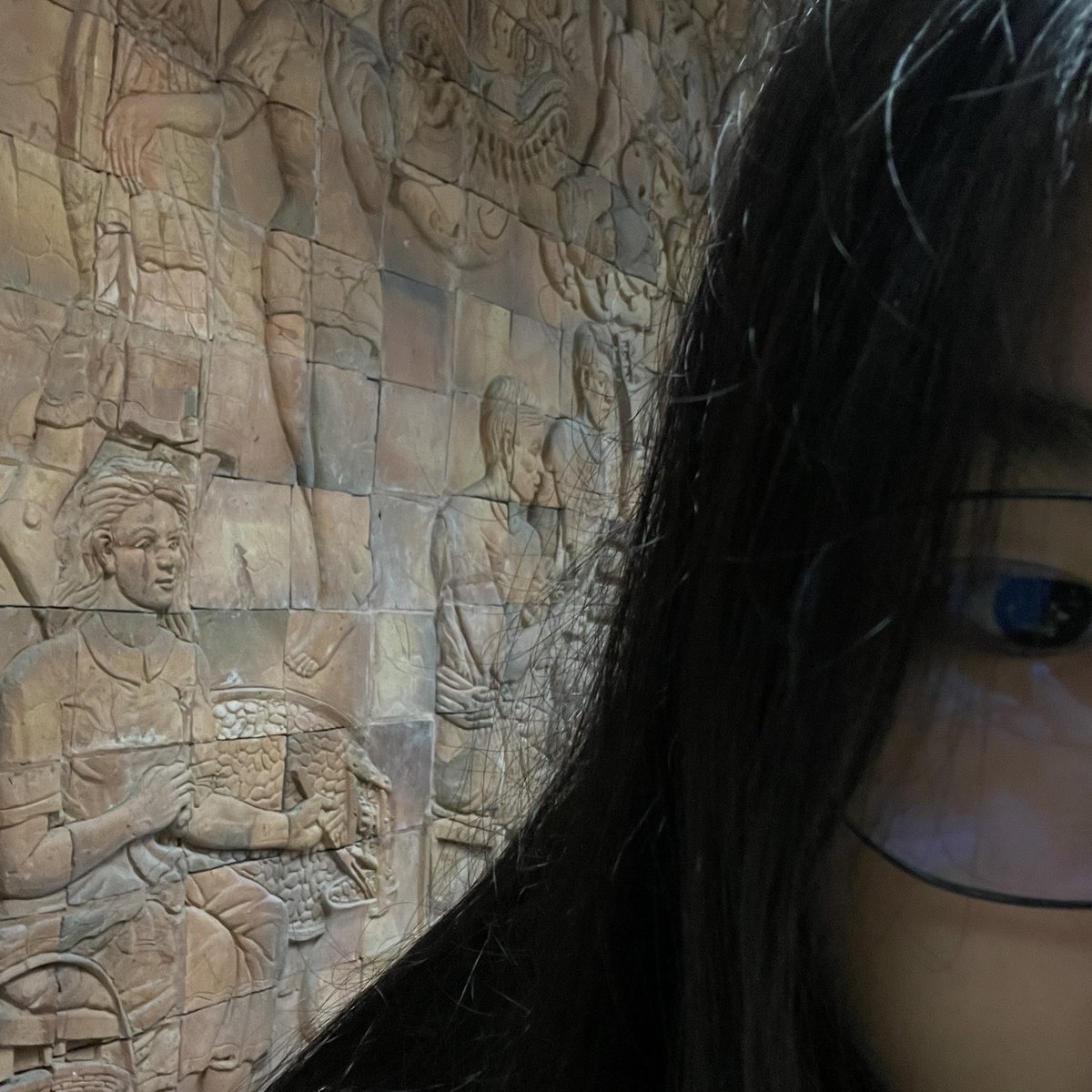 วันนี้วาร์ปมาปั่นงานที่เมืองมเหนทรบรรพตเมื่อพันกว่าปีก่อน เพื่อการเข้าถึงซิกเนเจอร์เลเยอร์คัสตอมของความเป็นขอมเป็นข่า
ล่าสุดนักเขียนต่อยพราหมณ์แก๊งนั้นไปแล้วพร้อมตะคอกถามว่า ทำทำไม