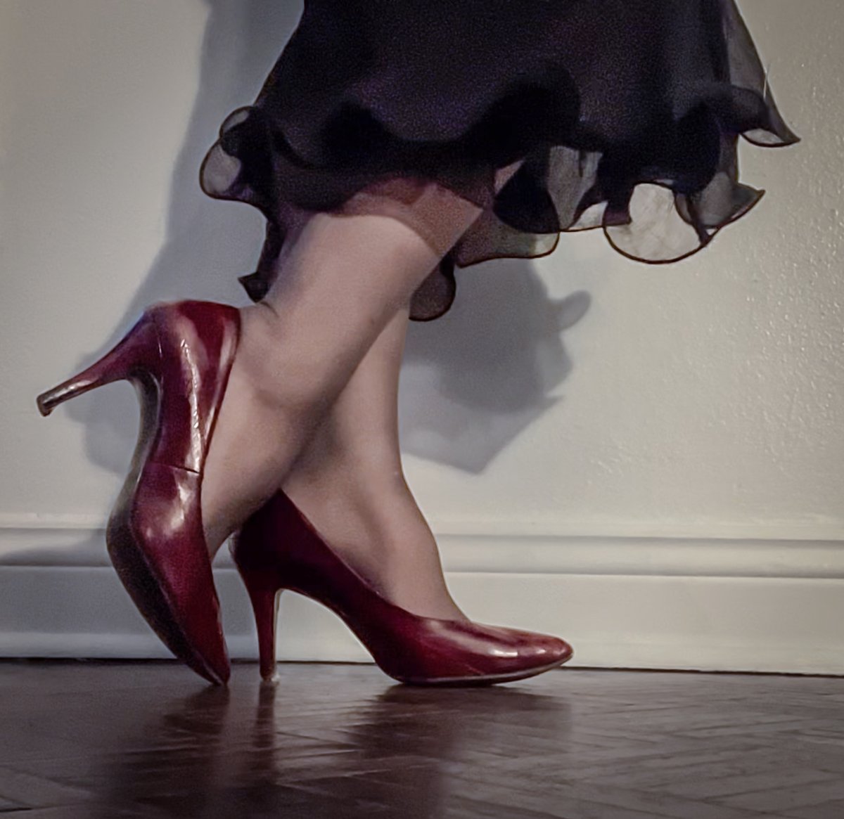 Femme_Fata1ity_'s tweet photo. Where are the finsubs with a high heel fetish? #findom #nsfwtwt https://t.co/j291fSYWCW