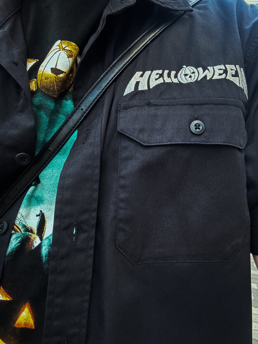 uotoko's tweet photo. ツアーT欲しい〜
現場まではとりあえずこれ

#HELLOWEEN https://t.co/AL6Il2wyNm