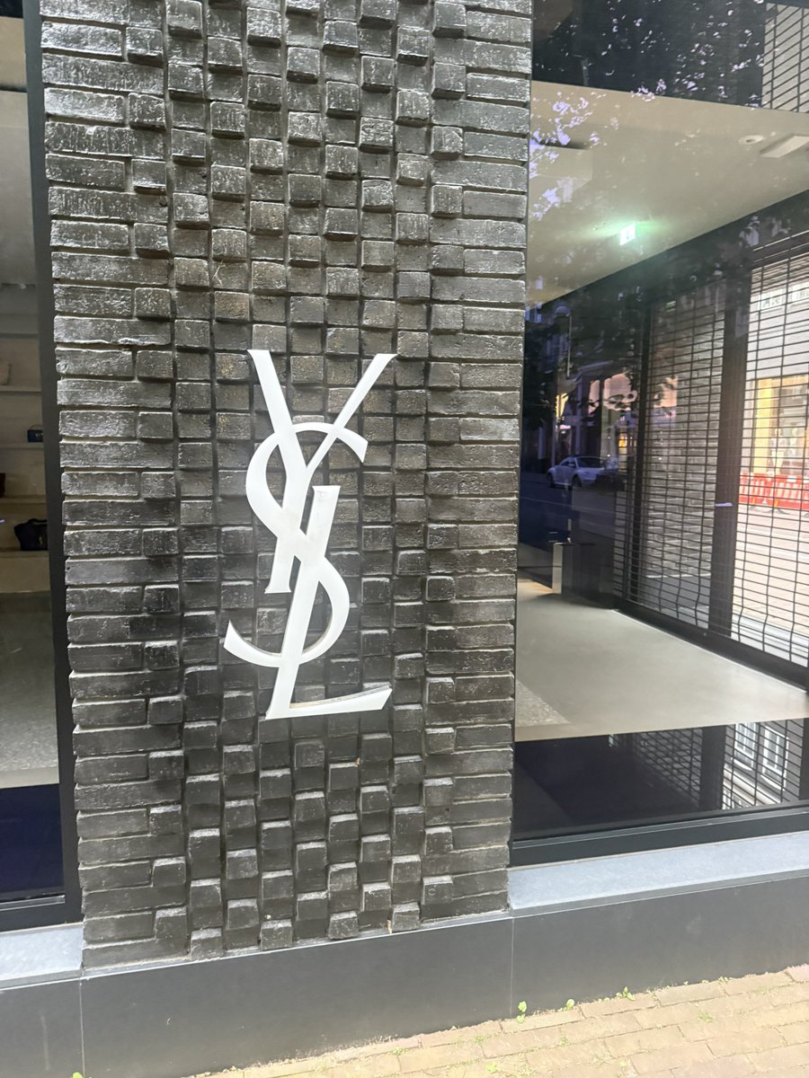ABATUKARAALI's tweet photo. If #YSL  logo designed by a street artist: https://t.co/eK35whbBHe