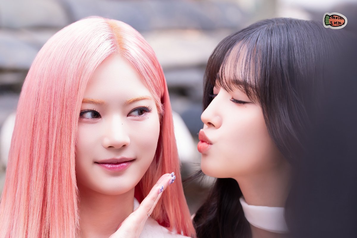STAYClibrary's tweet photo. 2026.05.07 트루동 락고재 팝업
스테이씨 아이사/윤

#스테이씨 #STAYC #아이사 #ISA #윤 #YOON https://t.co/29EZZIbiiJ