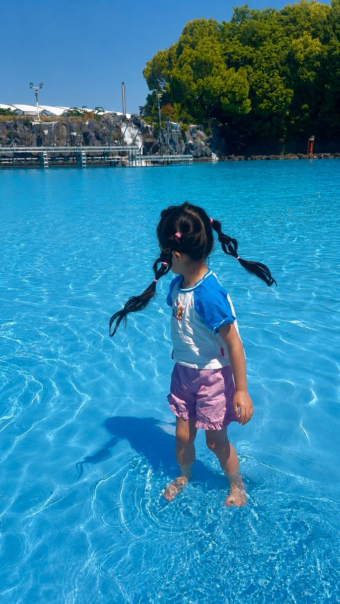 GW限定で波のプールの浅瀬が解禁していたので水遊びをしに行きました