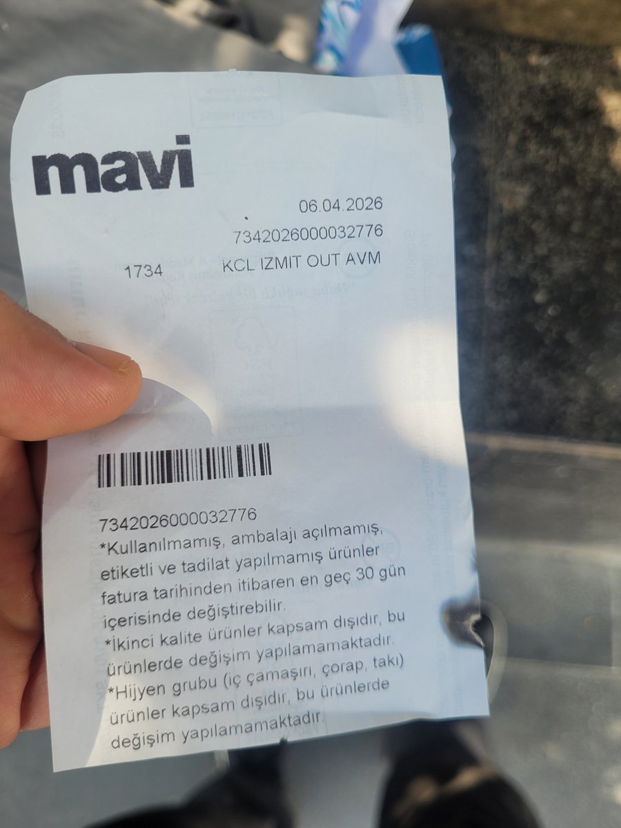 overseas_0's tweet photo. @mavijeans Merhaba, hediye gelen ürünümü değiştirmek istiyorum ama 30 gün dolduğu için Trump mağaza değişim yapamadığını iletti. Dolapta unutmuşum, dar geldi bir beden büyüğü ile değiştirmek istiyorum. Bu seferlik yardımcı olabilir misiniz?
Teşekkürler https://t.co/0TVDyhwcaY