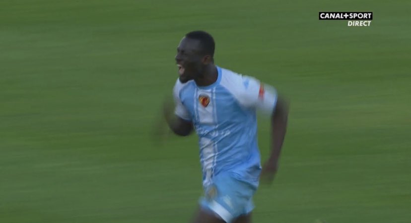 LeMansFC_Actu's tweet photo. 🗣️« Le Mans, c’est mon club, ma ville. Je serai devant ma TV samedi. Ils méritent de monter, la saison a été incroyable. Je leur souhaite une très belle victoire et fêter ça avec les supporters »

❤️💛Un supporter de prestige derrière Le Mans FC : le héros de 2019, Mamadou Soro🔥 https://t.co/nCKIf6I4v2