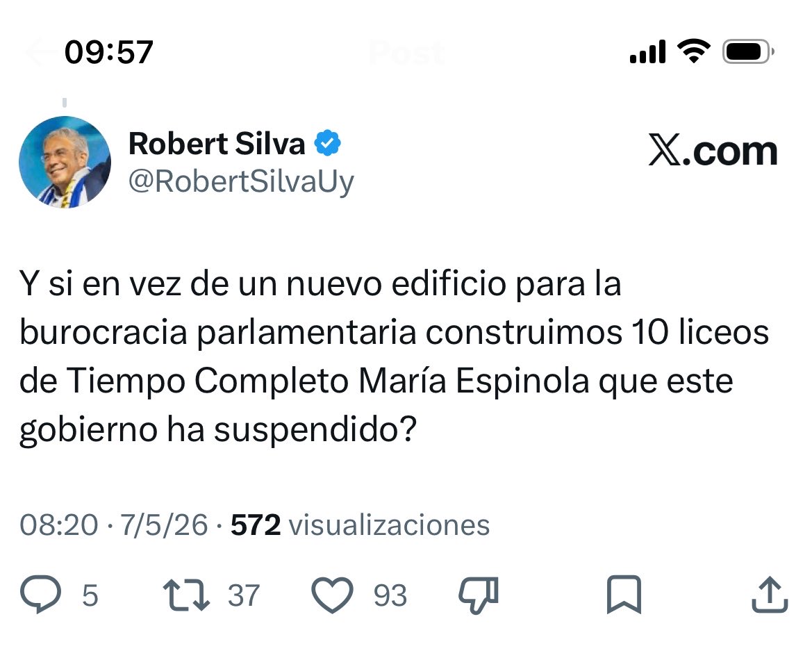 La cara de piedra de un tipo que prometió 136 liceos modelos, pero hizo 2 porque se gastó la plata en promocionar su candidatura a la presidencia. 👇