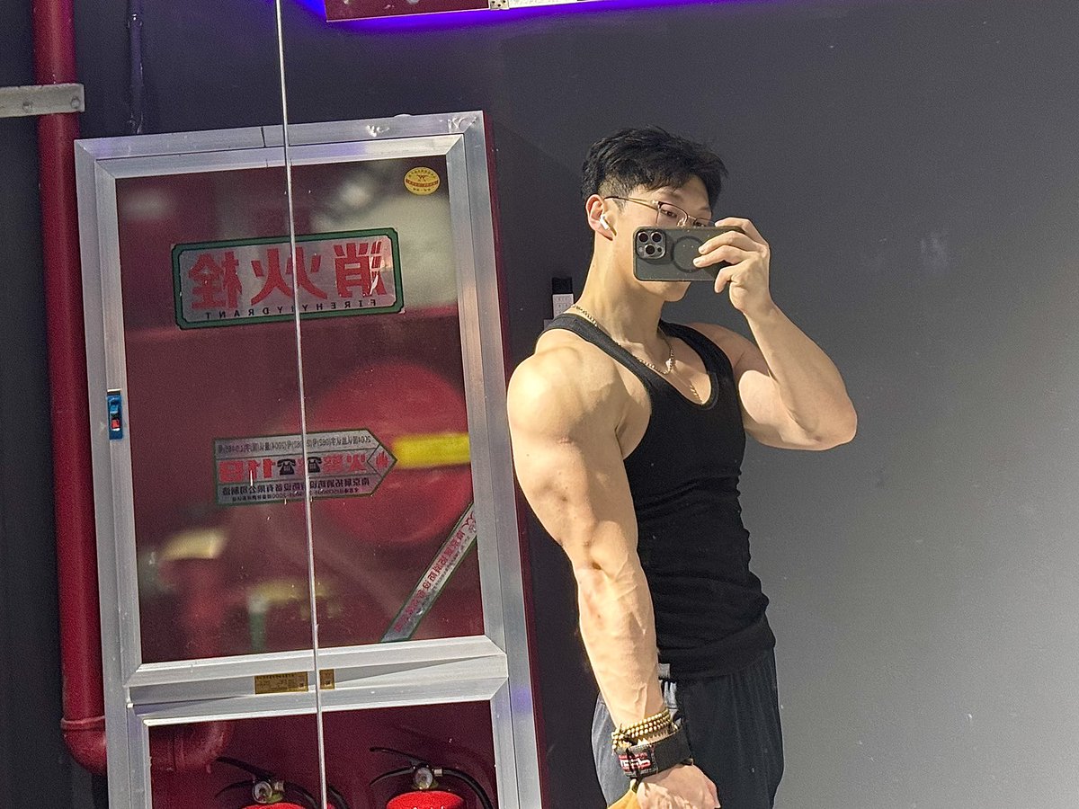 不知道起什么 tweet media