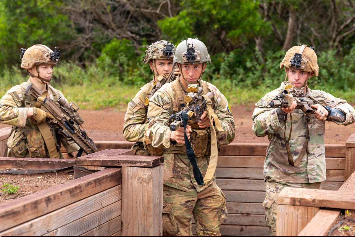 TheDeadDistrict's tweet photo. The M7, M250, and M157 are currently undergoing tropical environmental testing at Schofield Barracks with the 25th Infantry Division in Hawaii. 🌴 https://t.co/VeipCQwQzt