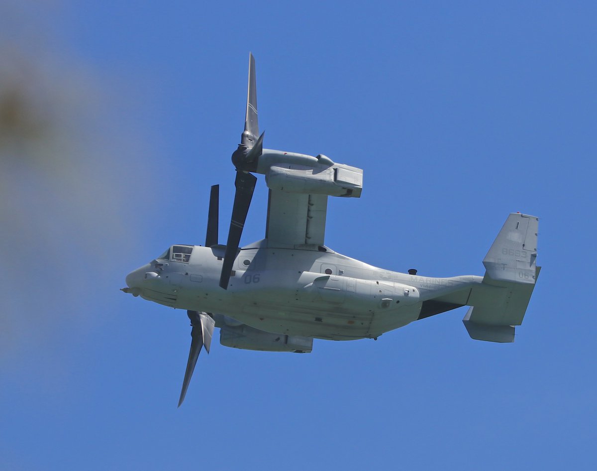昼間に瀬戸内町の大島海峡を超低空飛行したオスプレイ2機 尾翼にテイル