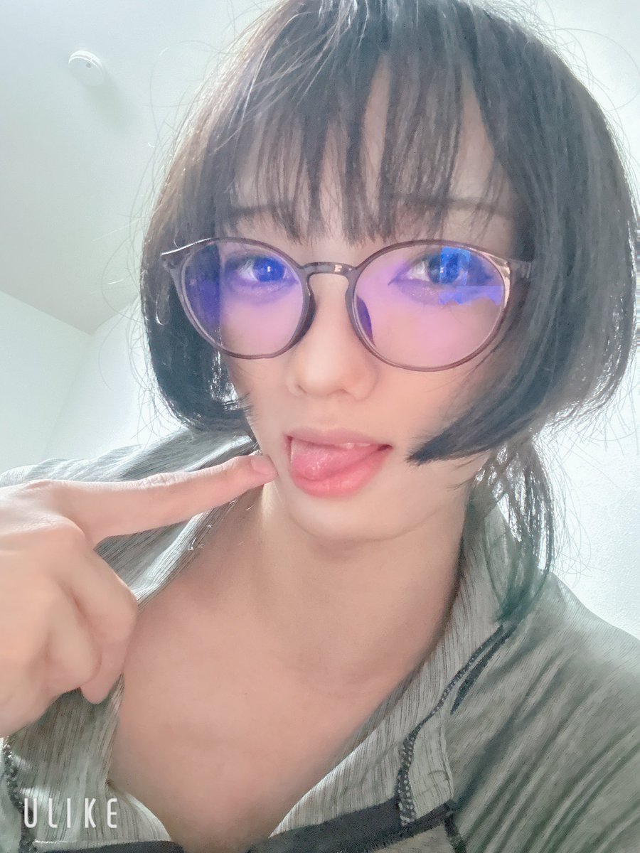 shio_libe's tweet photo. まったり部屋着自撮り〜 https://t.co/Neik5a4sQB