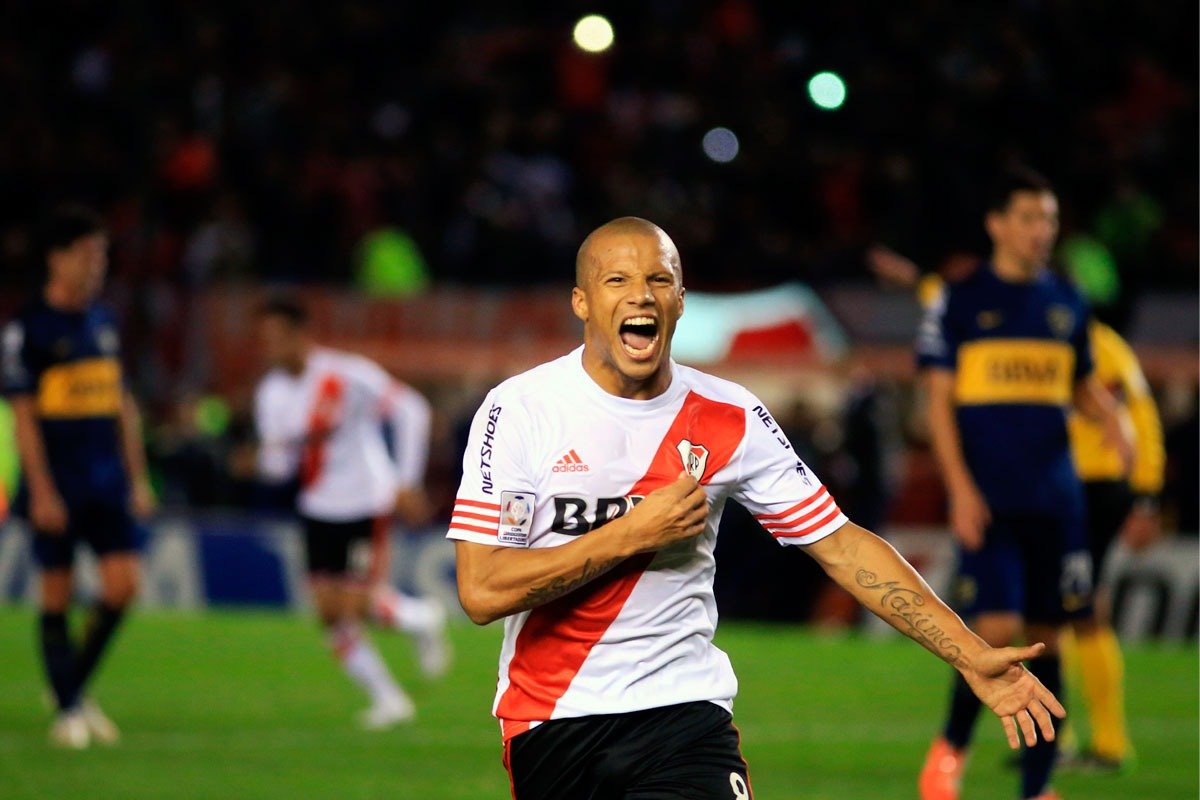 #UnDíaComoHoy en 2015 #Boca perdió 1-0 contra #River por el partido de ida de los 8vos de Final de la Copa #Libertadores en el Estadio Monumental de Núñez en Buenos Aires 🇦🇷

Boca y River no se enfrentaban por Copa Libertadores desde la semifinal de 2004, también en ese estadio.