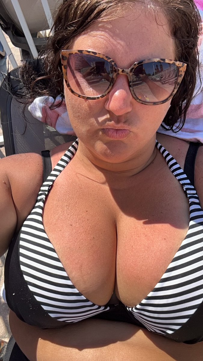 BrittanyPromo's tweet photo. What do y'all of this hot pic of @Ashleyns814 for Thirsty Thursday? https://t.co/p6jK6AvQZi
