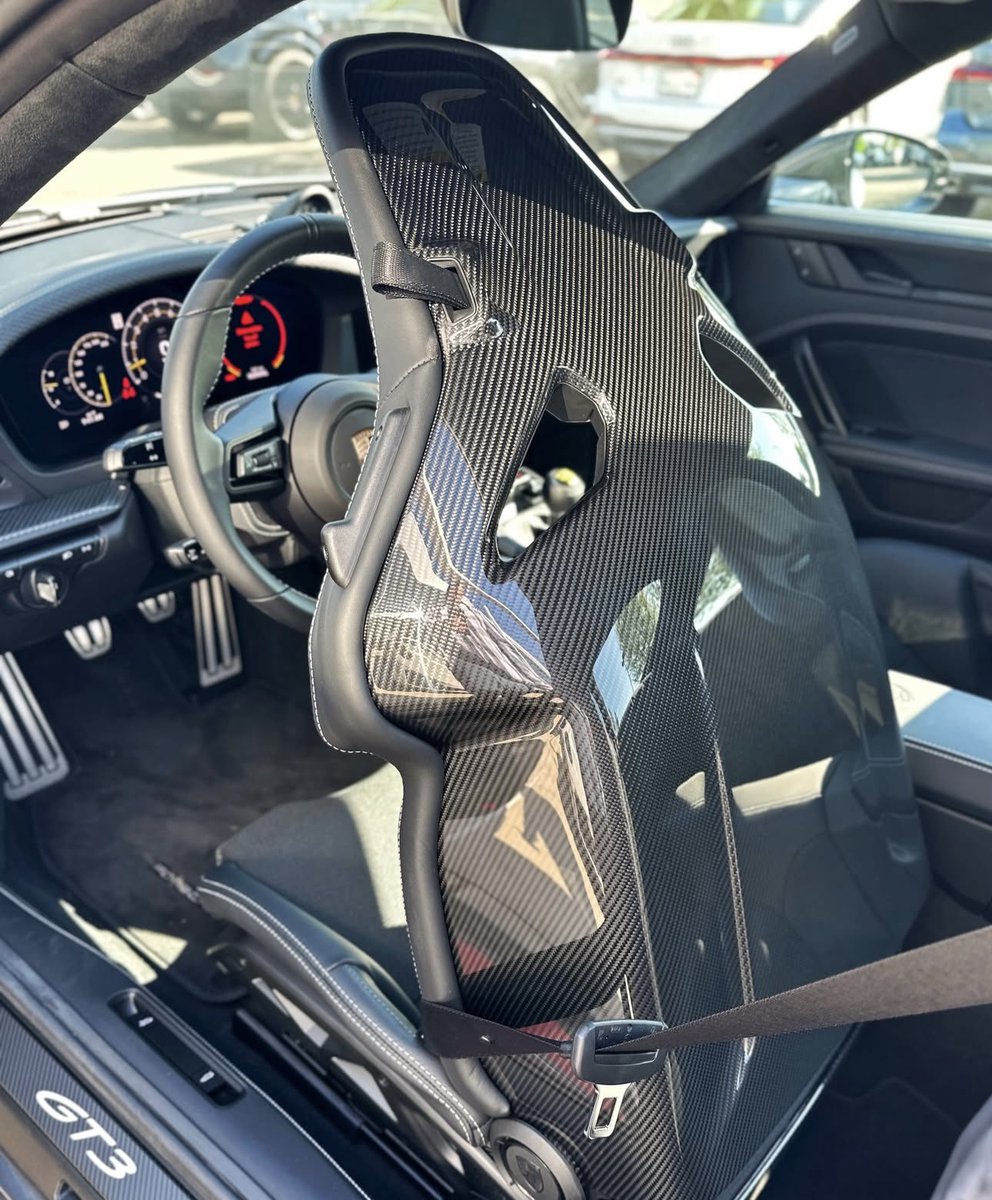 Porsche Club tweet media