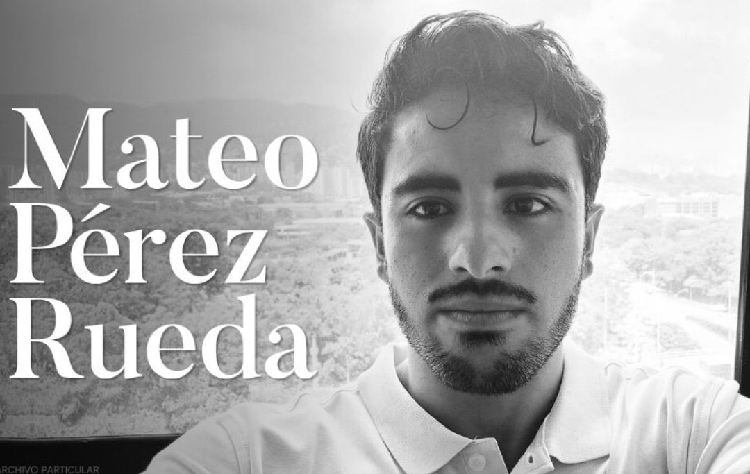 Amanecemos con un periodista asesinado por las FARC en Antioquia. Gracias a la “Paz Total”.
Se llamaba Mateo Pérez Rueda. Fue torturado además.
Y no pasa nada. Y nadie se indigna.
Y el arquitecto de la “Paz Total” gana las encuestas a la Presidencia.