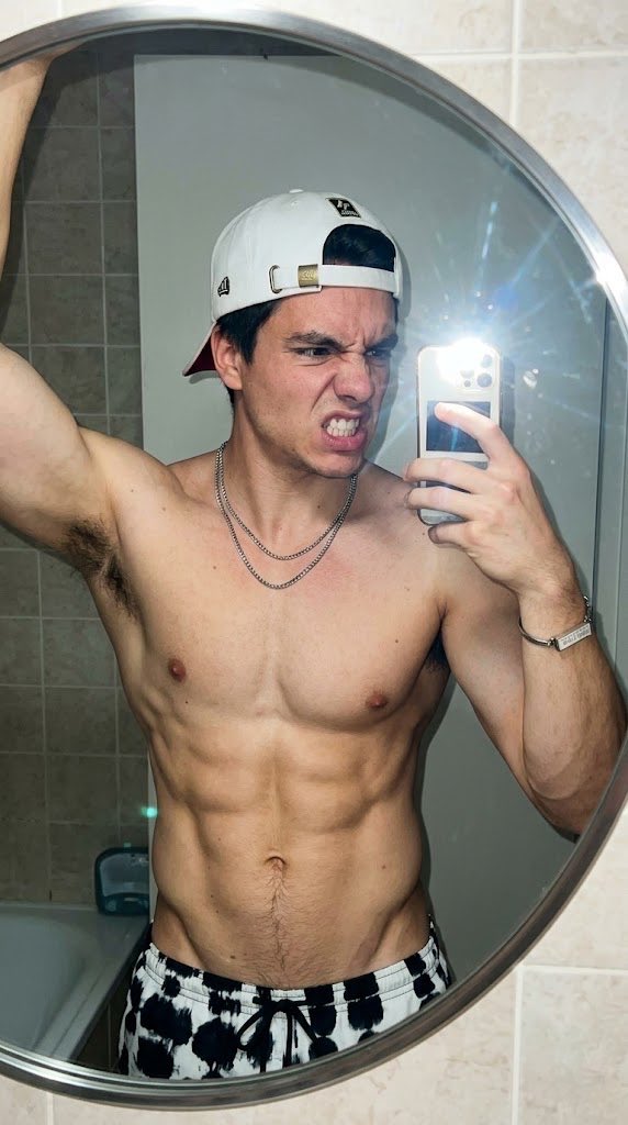 Hot Boy tweet media