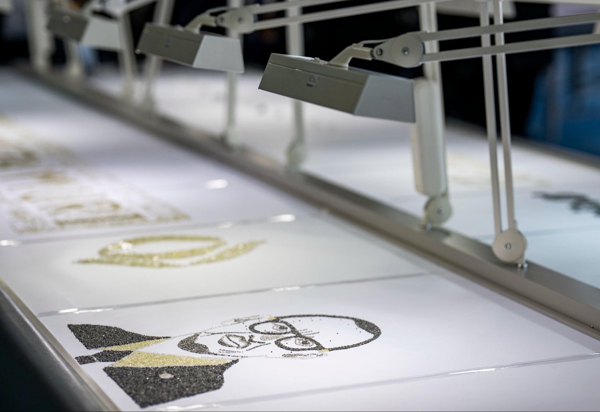 This morning in Gaborone, President Kagame toured Diamond Trading Company Botswana (DTC Botswana), a 50/50 joint venture between the Government of Botswana and De Beers. DTC Botswana is the world’s largest and most sophisticated rough diamond sorting and valuing operation, with