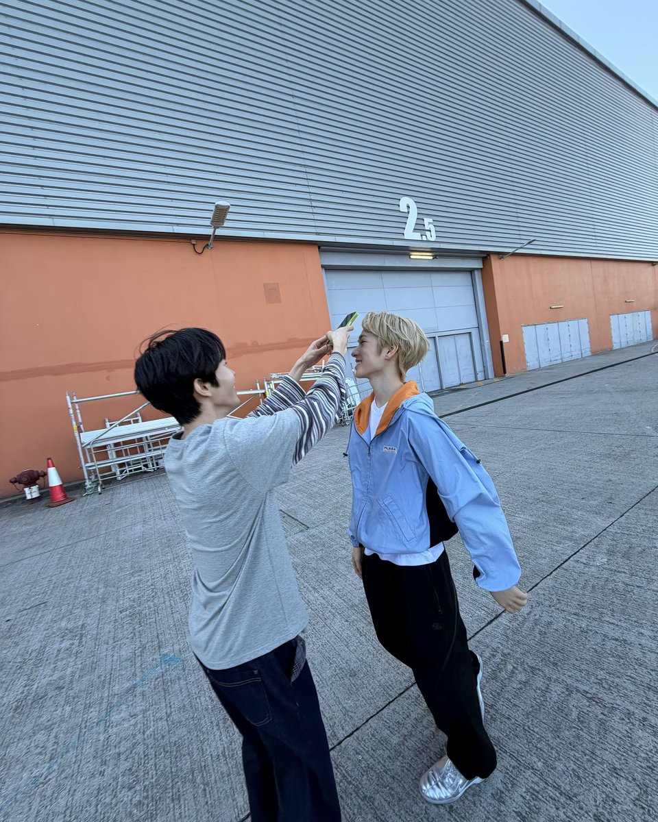 토토 tweet media