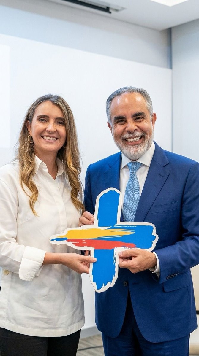 <a href="/PalomaValenciaL/">Paloma Valencia L</a> ○  El silencio también comunica.

Y el de <a href="/PalomaValenciaL/">Paloma Valencia L</a> frente a <a href="/AABenedetti/">Armando Benedetti</a> dice más de lo que calla. No es descuido ni prudencia: es cálculo. 

#BenedettiYPaloma
