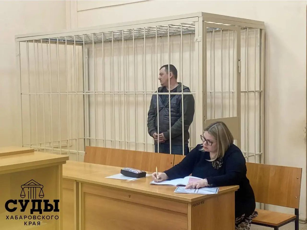 In un carcere putinista oggi è morto Vladimir Yarozkij.
Ovviamente suicida.
Stava scontando 1 anno e mezzo di galera per questo post.

Che noi ovviamente diffonderemo.