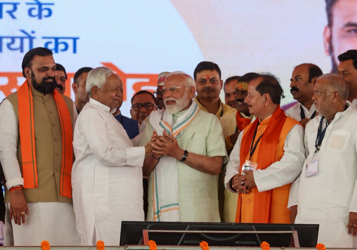Narendra Modi tweet media