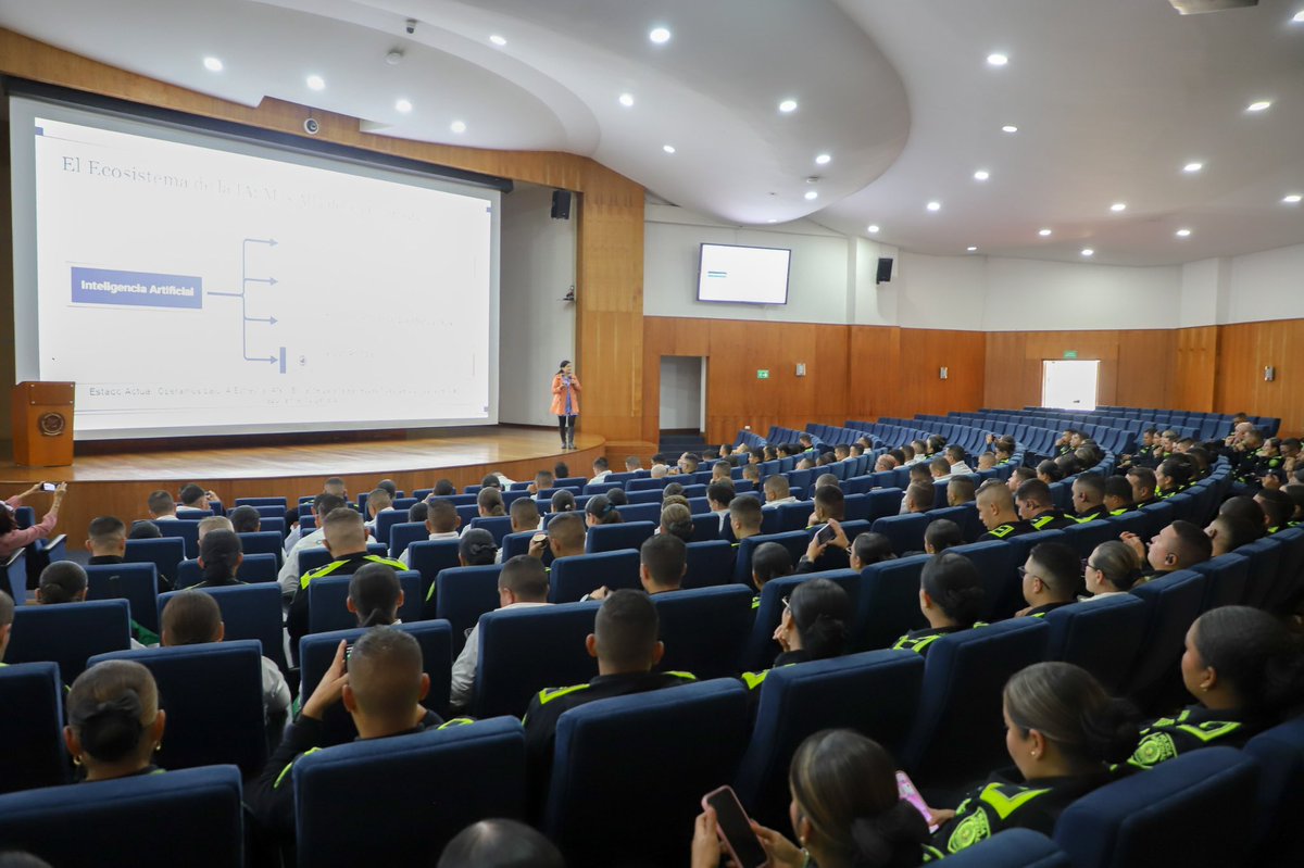 Escuela de Postgrados de Policía tweet media