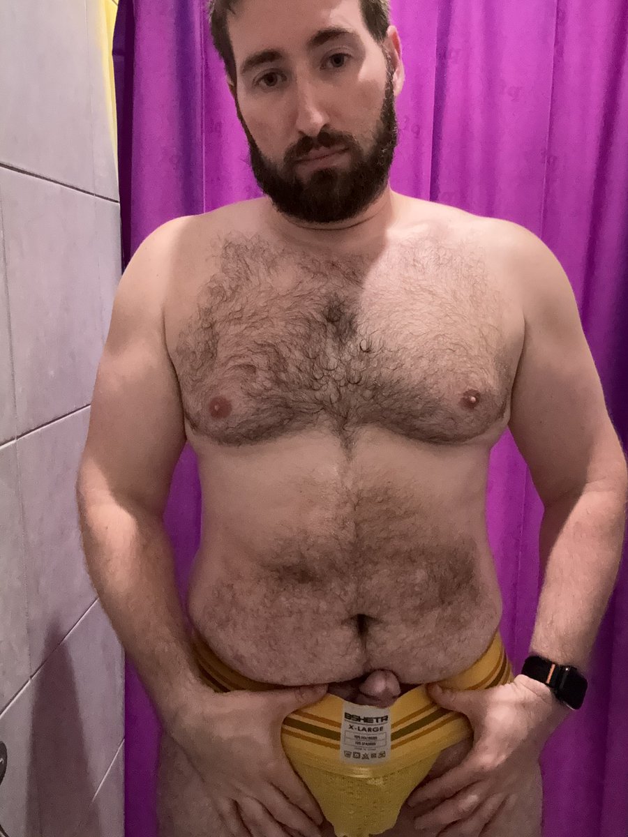 MaxwellAlex69's tweet photo. How would you like to find me. Point up and out or just hanging low? https://t.co/vbSg6mC7Nm