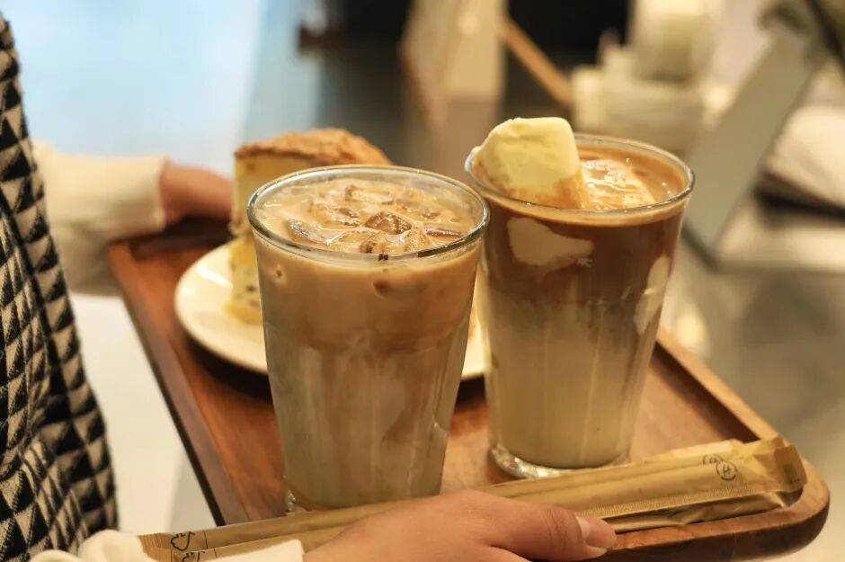 infinityTRobert's tweet photo. " Today’s the day—grab your favorite mug, light a candle, and savor the little magic of the moment. Small rituals = big joy. Happy [节日名称，如：Cozy Sunday / Mid-Autumn Eve]! " https://t.co/Zs3y704fdz