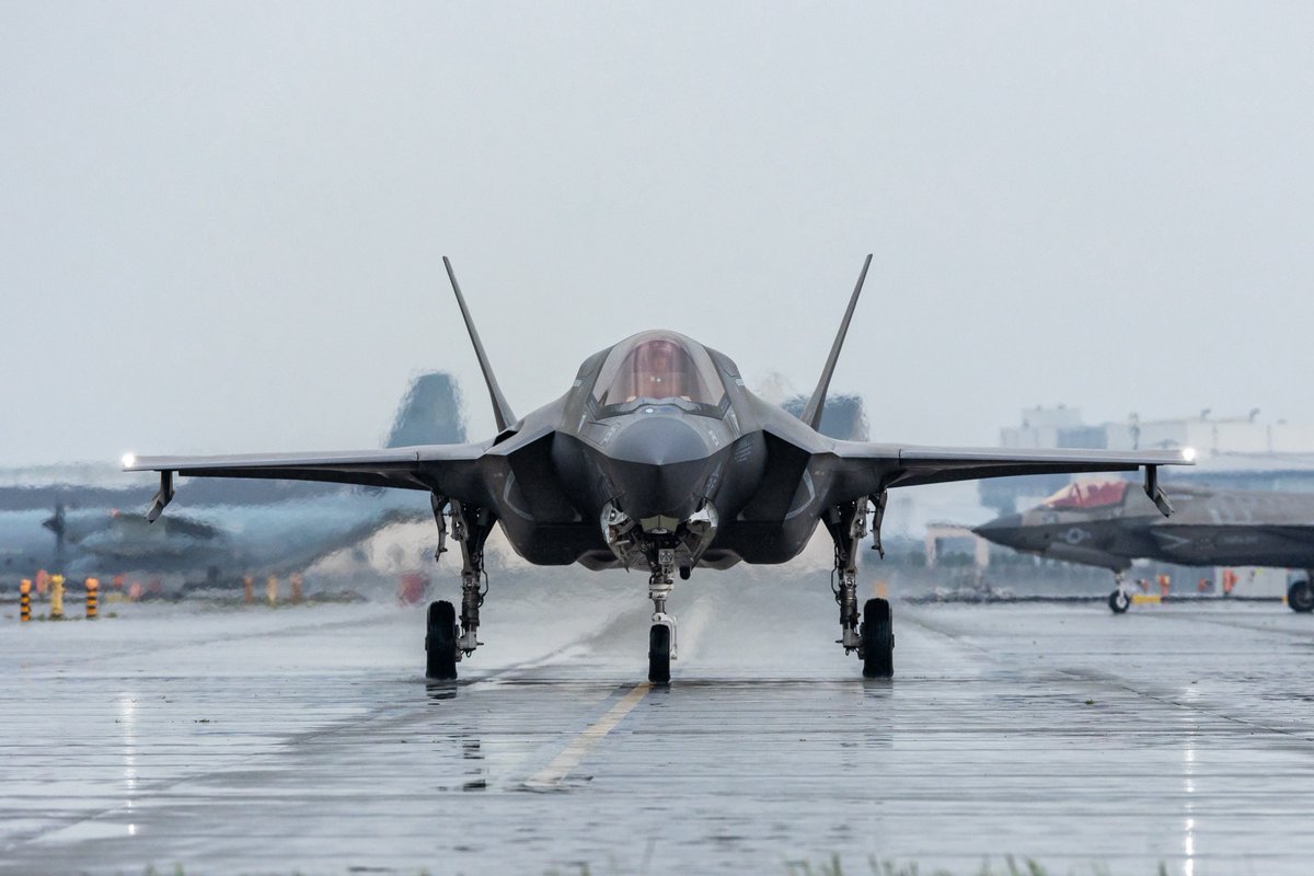 jp7emu's tweet photo. MAGT DEMO
転がりに、フォーメーションライトに、色付きに、雨だけど満足👍

2026.5.3 RJOI https://t.co/Hxkr6wdkiK