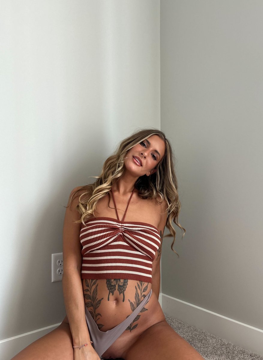 Amber Daniels🌹 tweet media