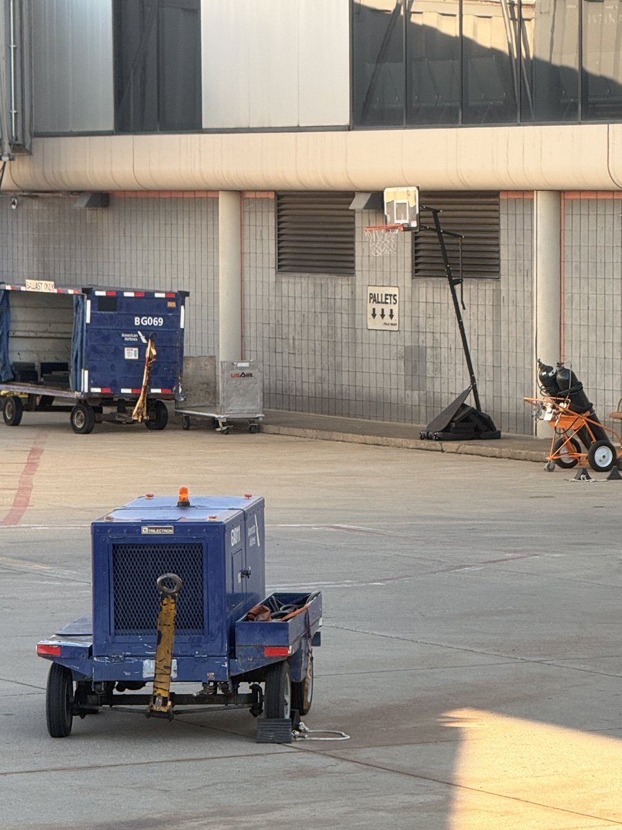 Not1But2Cats's tweet photo. What if we played at the Pittsburgh International Airport tarmac basketball hoop? https://t.co/B47z2LnPEK