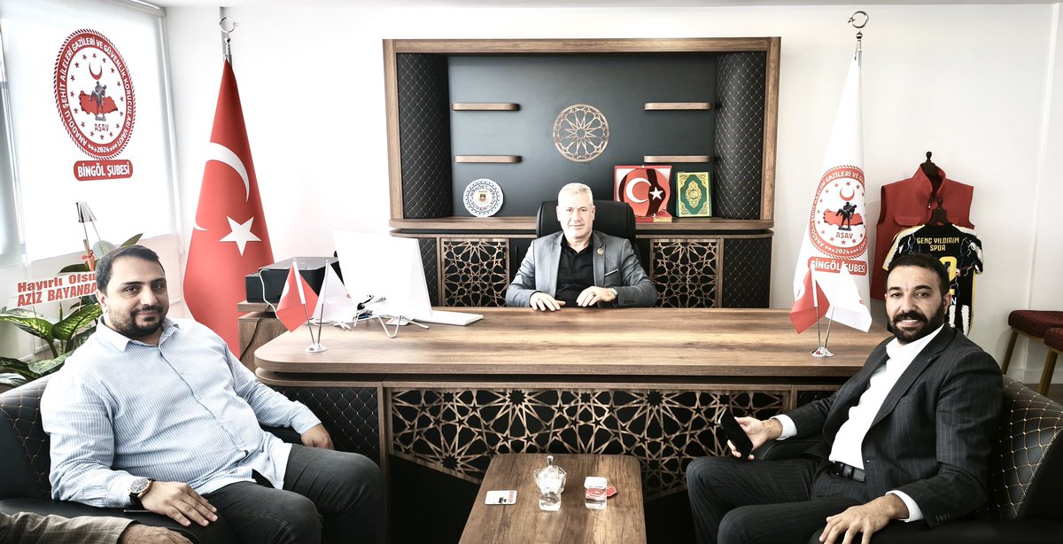 NaimTan12's tweet photo. Kıymetli dostlarımız Emre Solmaz ve Rıdvan Tartar, AŞAV Vakfı Bingöl Şubemize hayırlı olsun ziyaretinde bulundular.

Nazik ziyaretleri ve güzel temennileri bizleri memnun etmiştir. Kendilerine teşekkür ederiz.

@BingolAsavVakfi 
@EmreSolmazbng 
@rtartar12 https://t.co/g9rSE5JCb9