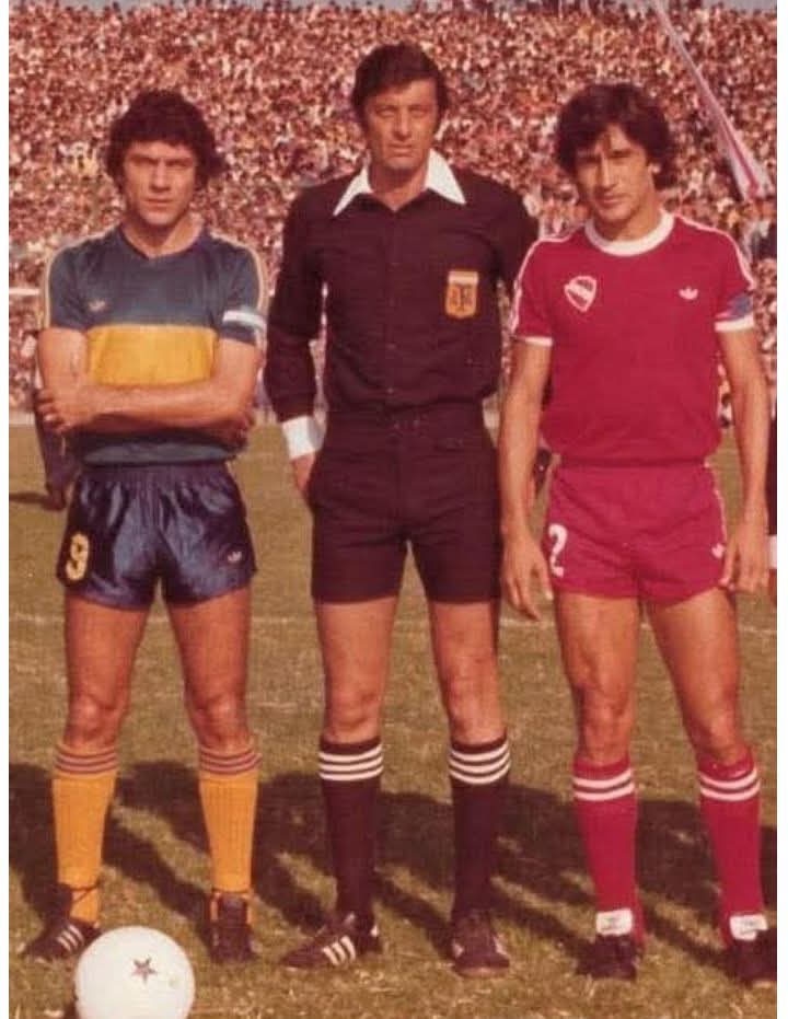 1981. Brindisi y Magoo Villaverde
En un clásico con los bosteros.