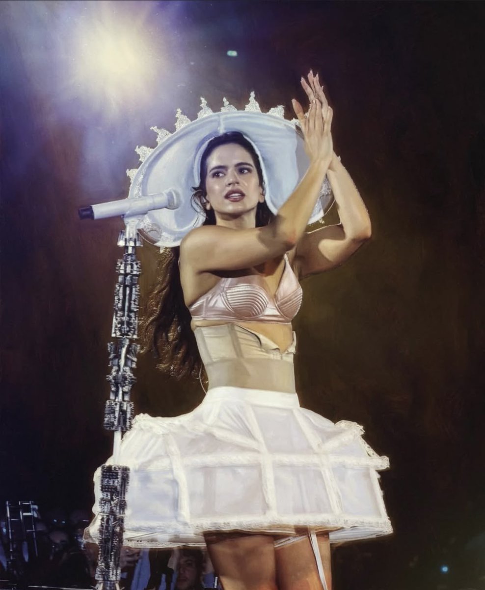 rosaliavtspain_'s tweet photo. #ROSALÍA actuará junto a la Orquesta Filarmónica de Sevilla este sábado en la ciudad, con un concierto gratuito organizado con motivo de la premiere de Berlín (serie de @netflix).

Formará parte de una celebración promocional y contará con acceso libre hasta completar aforo. https://t.co/7G5iEEha0Q