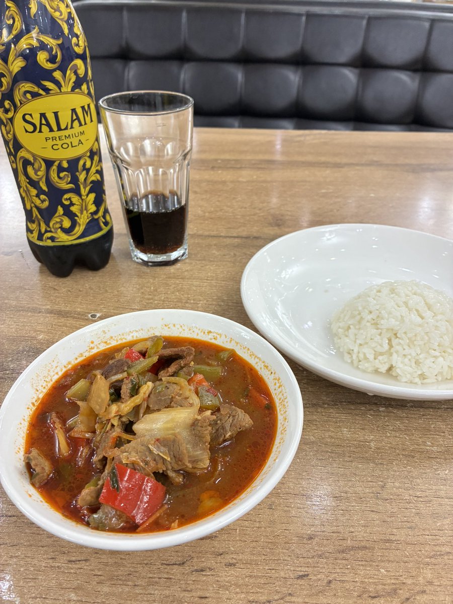 過去2日の夜ご飯、ラグマン→ガンファンと来て「ほんとに麺かご飯かの違いなんだ、味一緒」となった後にキャンプのご飯もたまたまガンファンで3日連続ほぼ同じ味になってしまい若干落ち込んだ