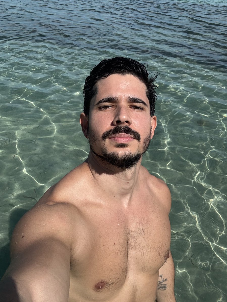 jhenry93_'s tweet photo. 🏝️🩵🌊🧜🏻‍♂️ https://t.co/5UzbrGvZHv