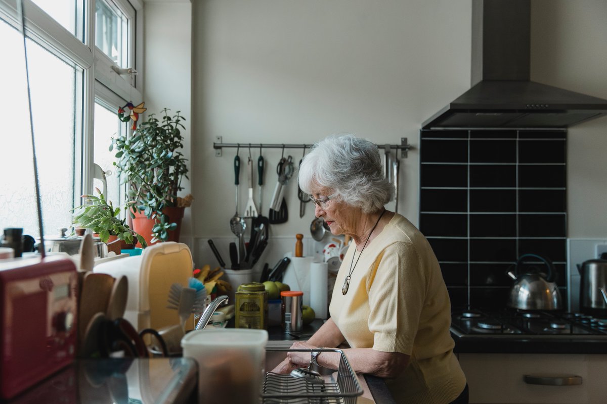 MoneyHelperUK's tweet photo. Before making a big money decision, take a moment to check your options.
Explore guidance:
https://t.co/eoT1dFpjyK
#MoneyHelp https://t.co/eNQ6k8qEra
